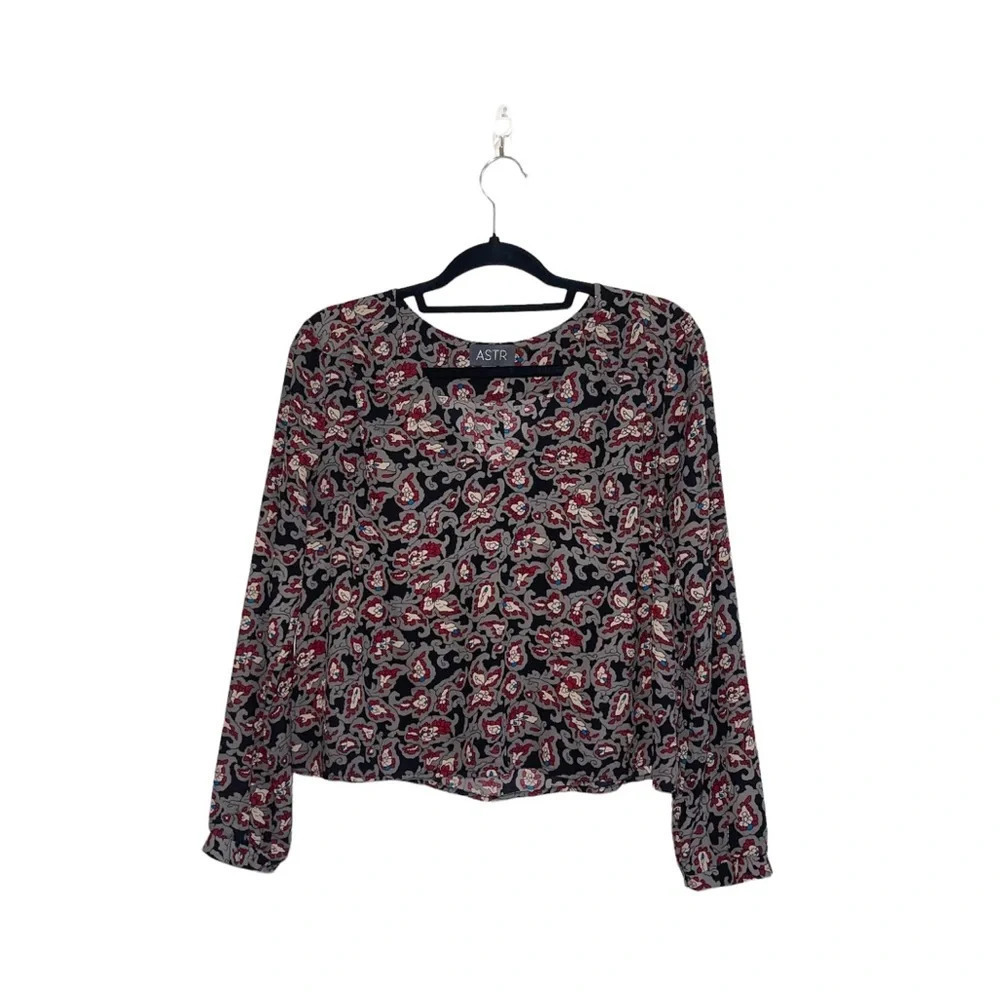 ASTR The Label Gray & Maroon Paisley Floral Print Blouse Medium Women’s